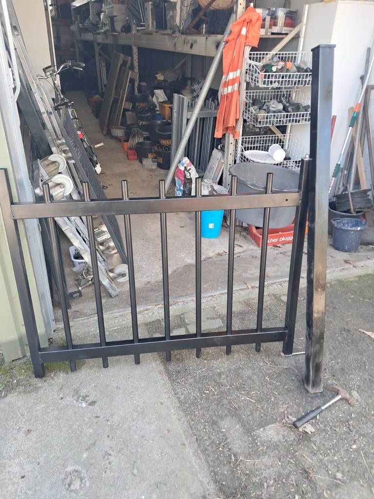 Spijlen poortje, Ophalen, IJzer