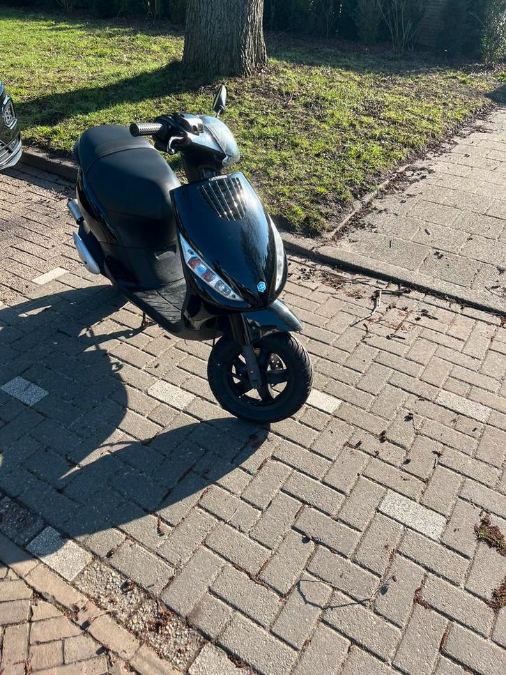 Zip 2 takt 50cc, Fietsen en Brommers, Scooters | Piaggio, Zo goed als nieuw, Zip, Maximaal 45 km/u, Benzine, Ophalen