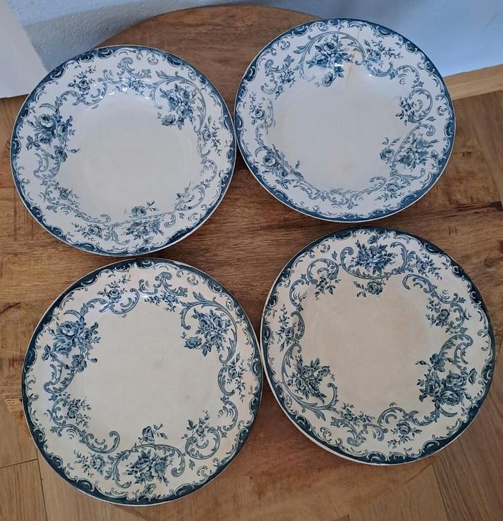 Antieke set Royal Bonn ,Rosenguirlande – 4 borden, Antiek en Kunst, Antiek | Keramiek en Aardewerk, Ophalen of Verzenden