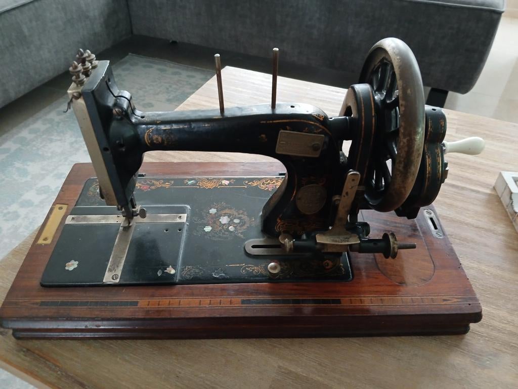 Antieke Naaimachine - Decoratief Stuk, Antiek en Kunst, Antiek | Naaimachines, Ophalen