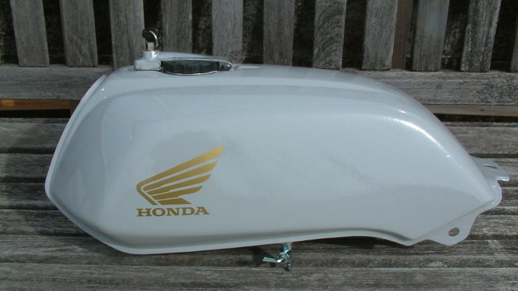 tank- zijkappen -zadel -achterlicht  koplamp cb750k -bol dor, Ophalen, Gebruikt