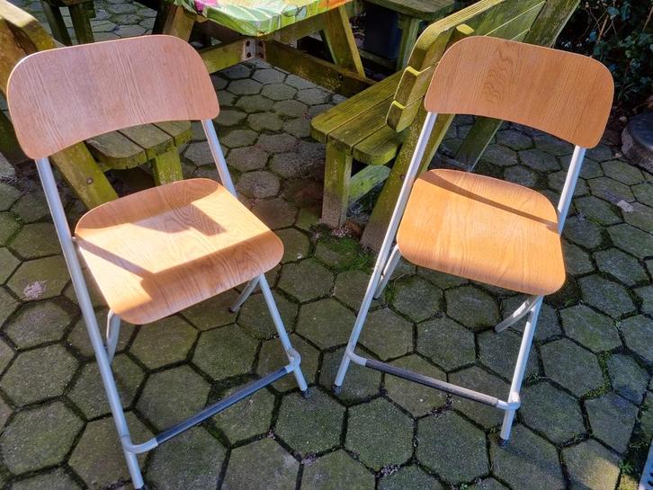 2x Inklapbare houten barkrukken met metalen frame, Huis en Inrichting, Barkrukken, Gebruikt, 60 tot 90 cm, Hout, Metaal, 2 krukken