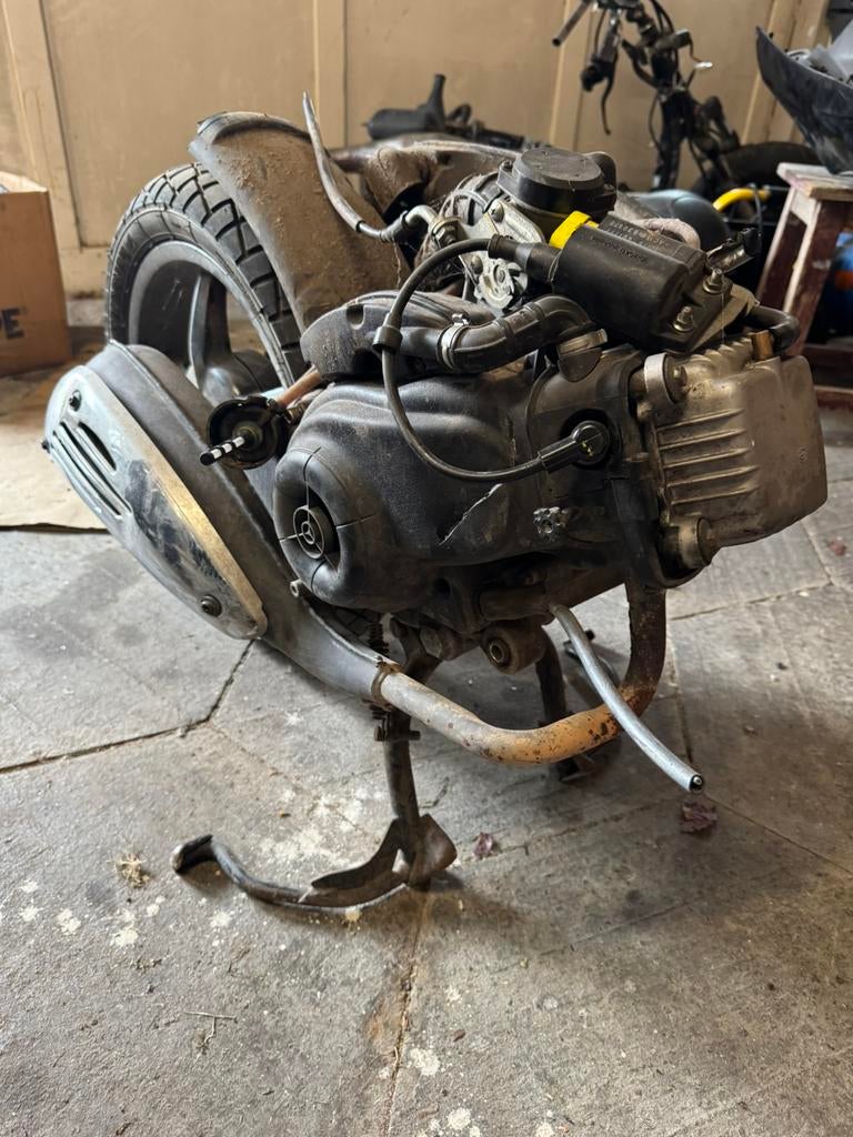 Piaggio 4t 50cc blok met alles erbij, Ophalen of Verzenden, Zo goed als nieuw, Zwart