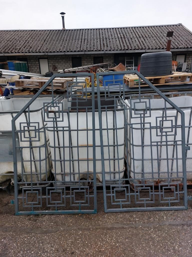 Mooie inrijpoort toegangshek, Ophalen, IJzer, Tuinhek