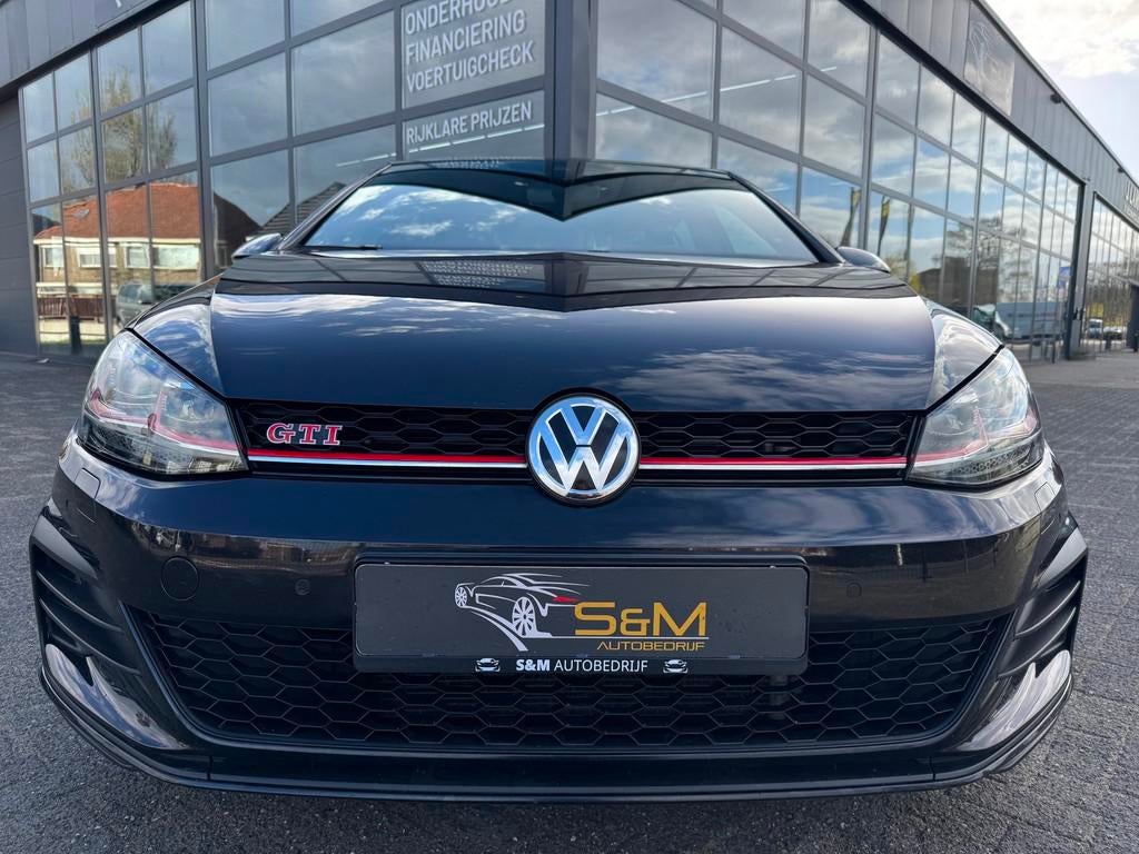 Volkswagen Golf 2.0 TSI GTI Performance Pano. | Camera | Car, Gebruikt, 4 cilinders, 1984 cc, 1337 kg
