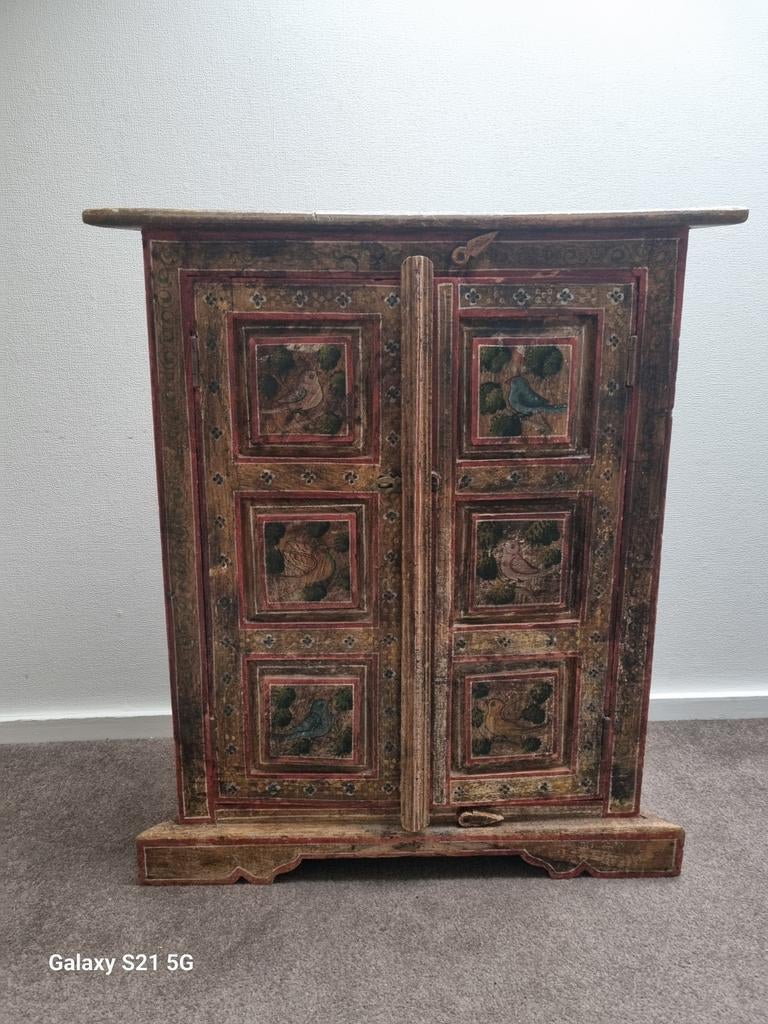 Kast, handbeschilderd met vogel afbeelding. Hoekkastje., Ophalen