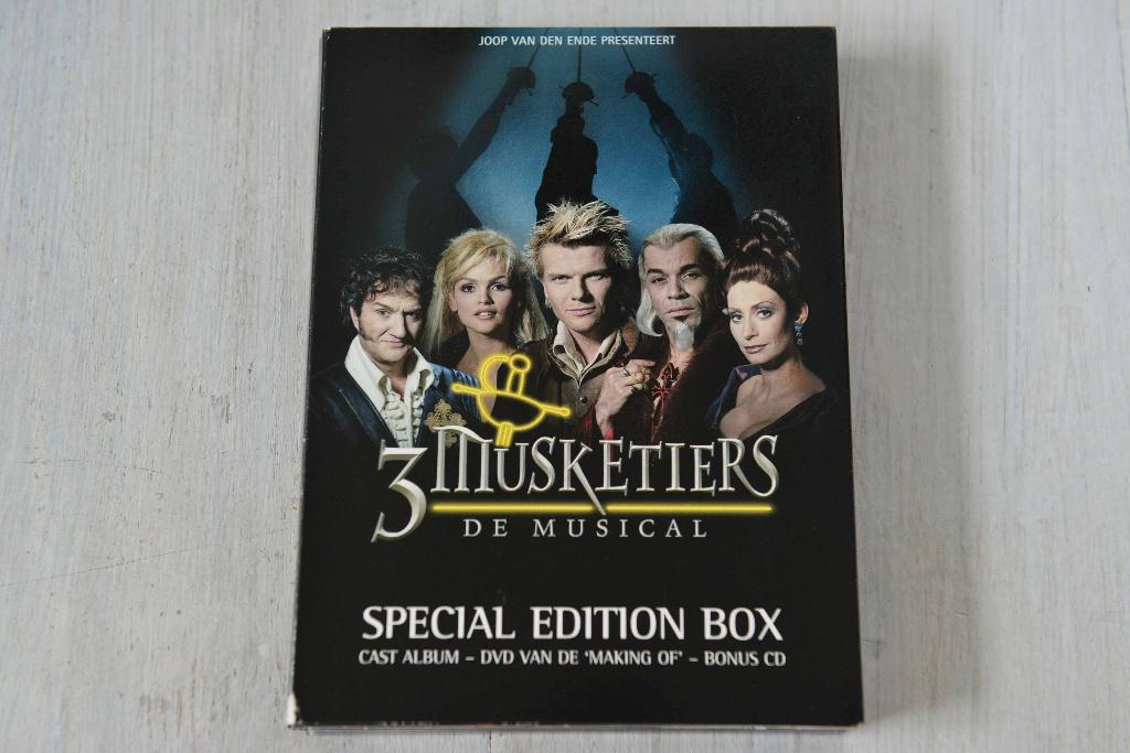 3 MUSKETIERS = De Musical = Special Edition Box 3DVDbox, Alle leeftijden, Verzenden, Zo goed als nieuw