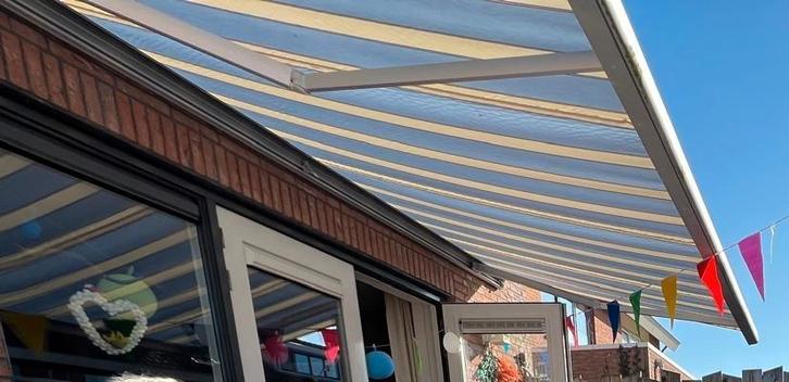 Brustor knikarm zonnescherm (elektrisch!), Tuin en Terras, Zonneschermen, Gebruikt, Knikarmscherm, 150 tot 300 cm, 250 cm tot 450 cm