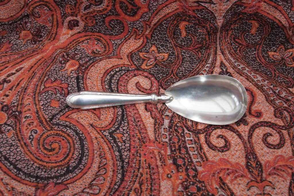 Op schep lepel  ( Antiek - Oud, Ophalen of Verzenden