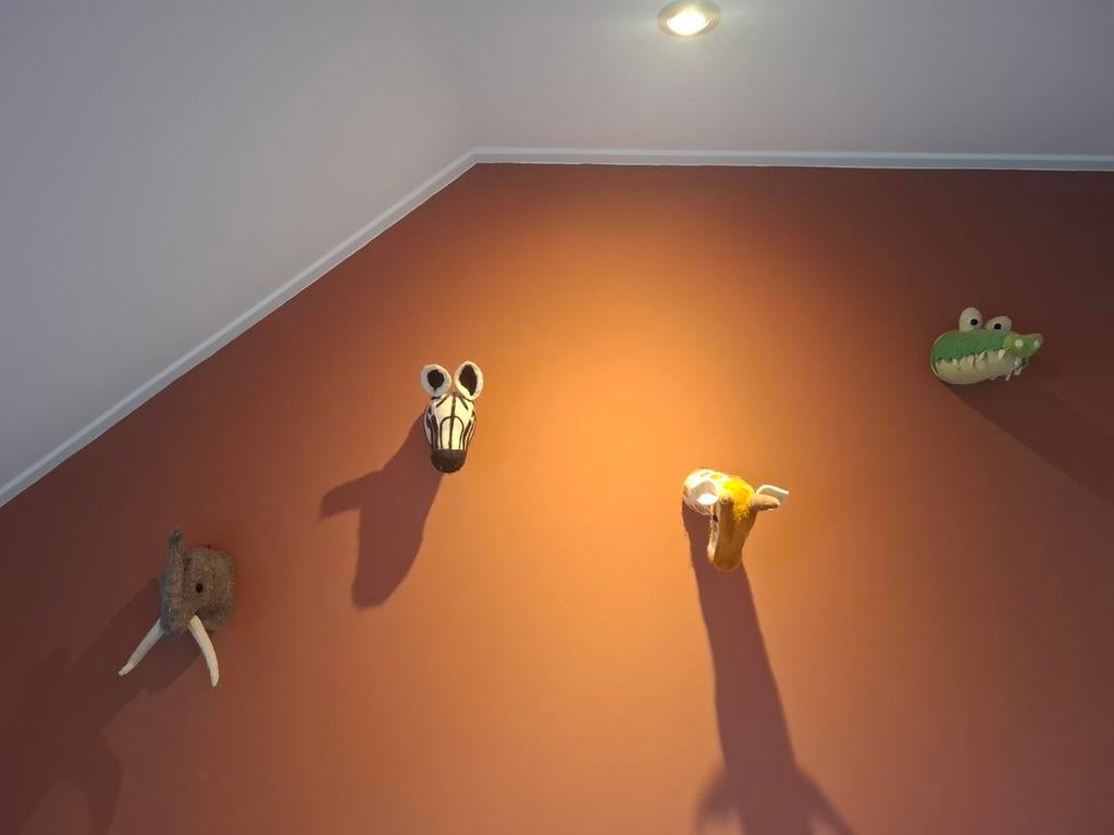 Vilten dierenkoppen en olifantenkrukje, Ophalen, Zo goed als nieuw