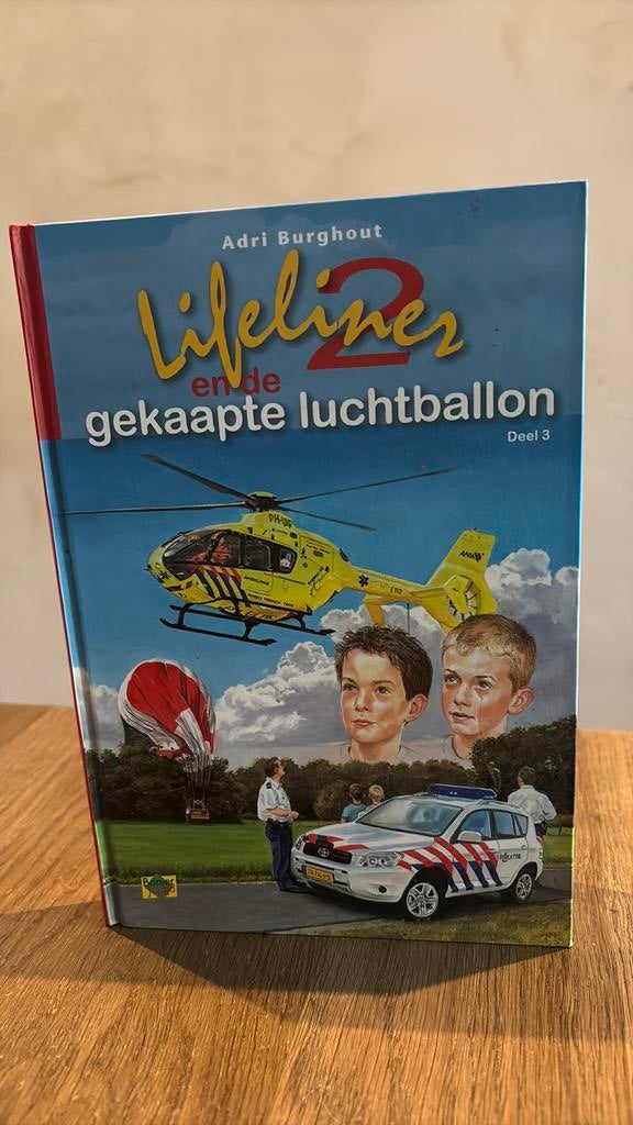 Adri Burghout - En de gekaapte luchtballon Deel 3 Lifeliner, Boeken, Ophalen of Verzenden, Zo goed als nieuw, Adri Burghout