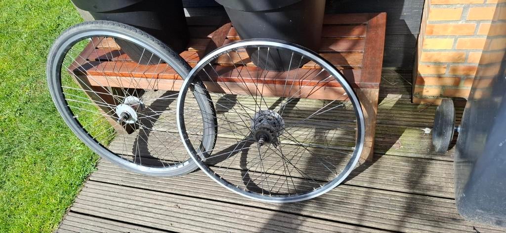 Twee fietswielen 28inch Shimano Nexus naaf, Ophalen