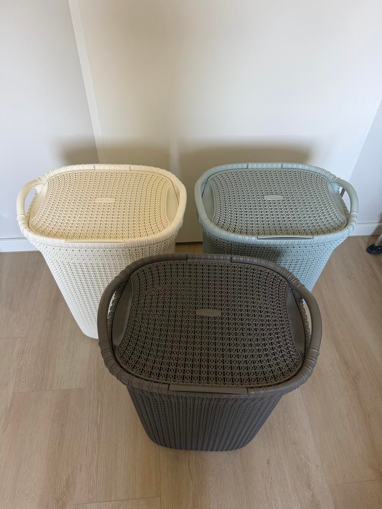 Set van 3 CURVER wasmanden met deksel, Ophalen, Kunststof, Mand, Zo goed als nieuw