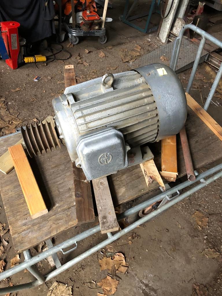 18.5Kw elektromotor, Doe-het-zelf en Verbouw, Motoren, Ophalen of Verzenden, Zo goed als nieuw, Elektromotor, 1400 tot 1800 rpm