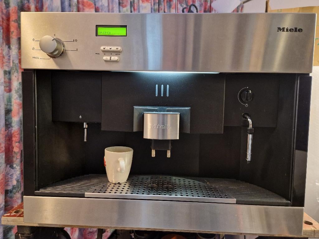Miele CVA620-2, Witgoed en Apparatuur, Koffiezetapparaten, Gebruikt, Koffiebonen, Koffiemachine, 2 tot 4 kopjes, Stoompijpje, Ophalen