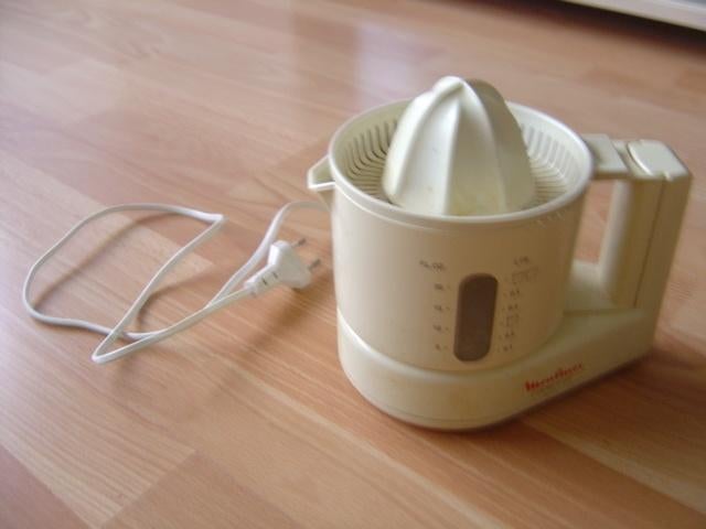 Moulinex citroplus 600 sinaasappelen pers / citrus pers, Ophalen of Verzenden, Zo goed als nieuw, Elektrisch, Citruspers