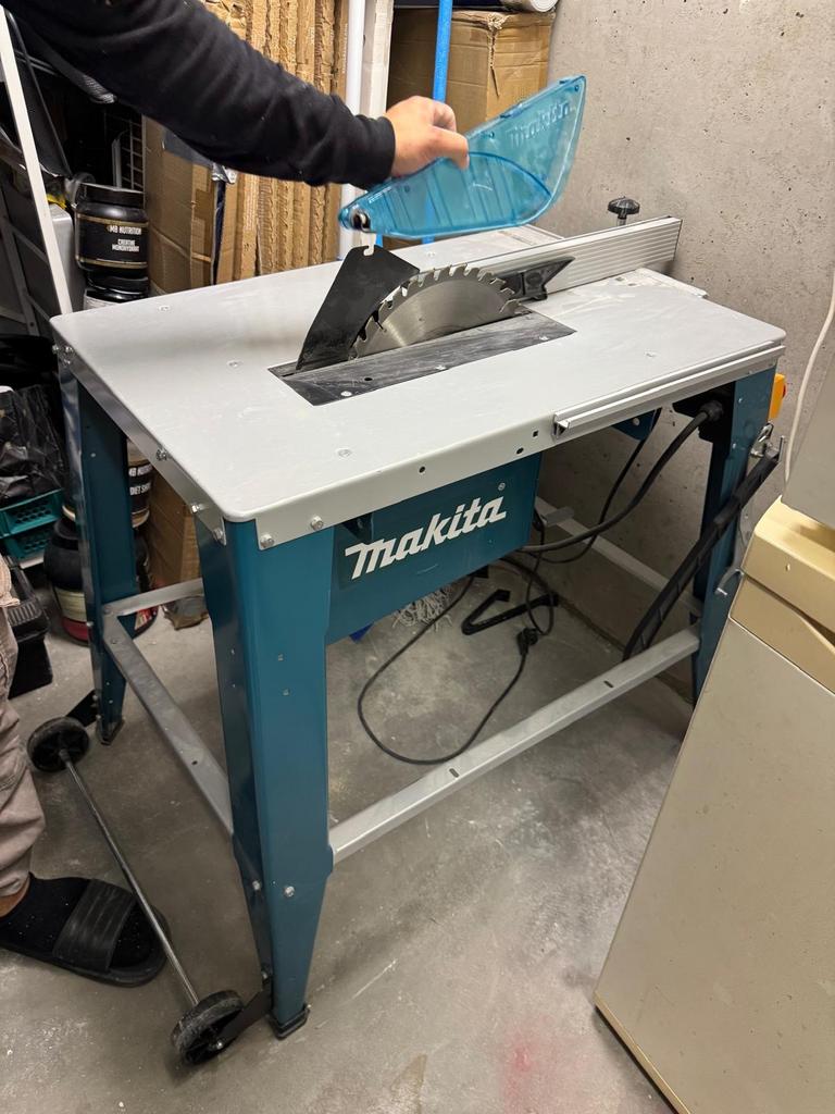 Makita zaagtafel in goede staat, Ophalen, Gebruikt, Cirkelzaag