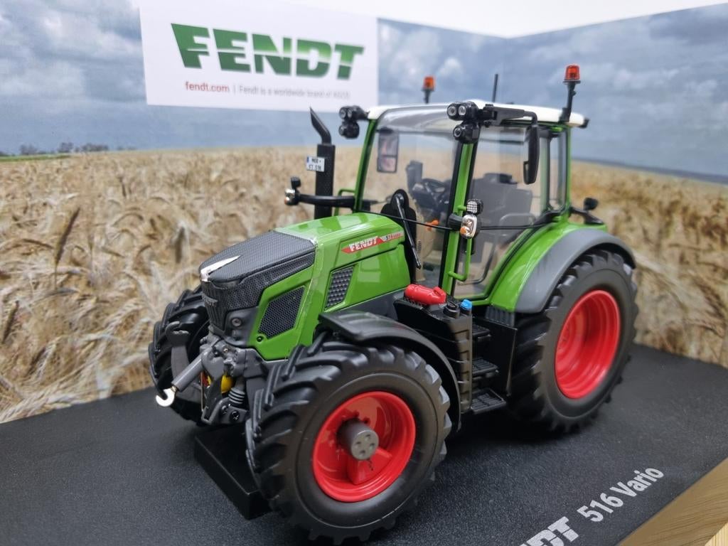 Uitverkoop! Universal Hobbies Fendt 516 Vario 1:32, Hobby en Vrije tijd, Modelauto's | 1:32, Tractor of Landbouw, Nieuw, Ophalen of Verzenden