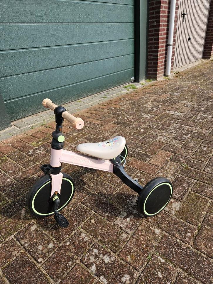 MoMi Loris Loopfiets - Driewieler - Balance Bike - Roze, Kinderen en Baby's, Speelgoed | Buiten | Voertuigen en Loopfietsen, Gebruikt