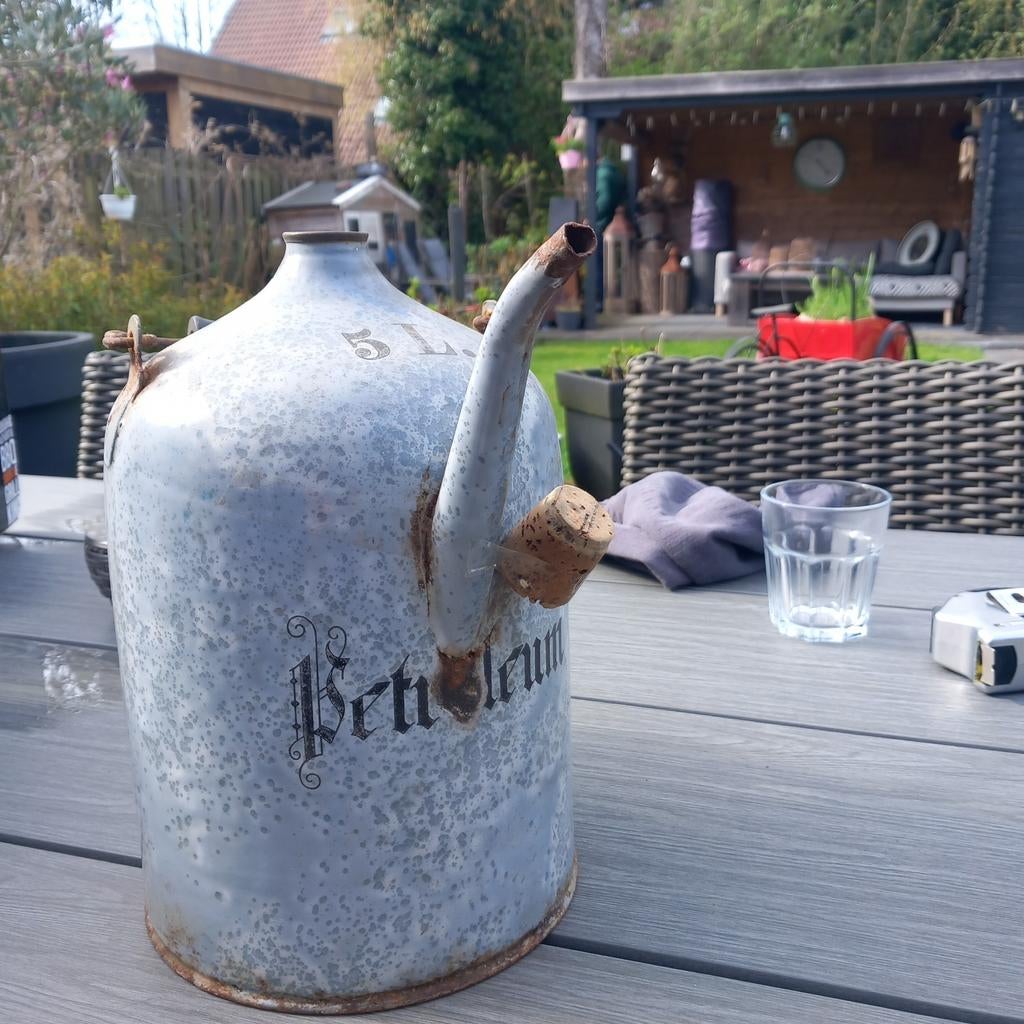 Petroleum kan, Ophalen