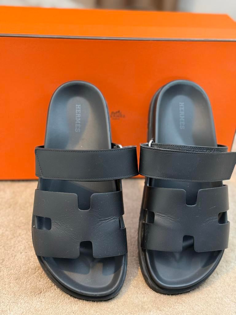 Hermes Chypre Sandalen Zwart Maat 39,5, Kleding | Dames, Schoenen, Ophalen of Verzenden, Gedragen, Zwart, Sandalen of Muiltjes