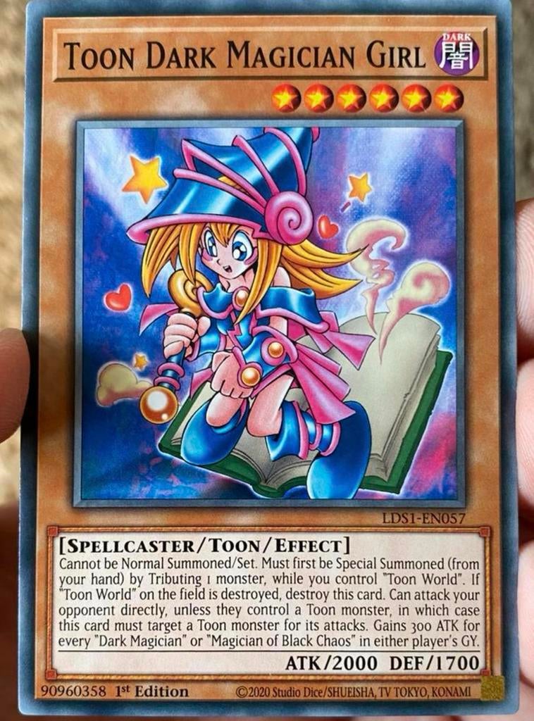 Yu-Gi-Oh! Toon Dark Magician Girl LDS1 1st Edition !, Hobby en Vrije tijd, Verzamelkaartspellen | Yu-gi-Oh!, Ophalen of Verzenden