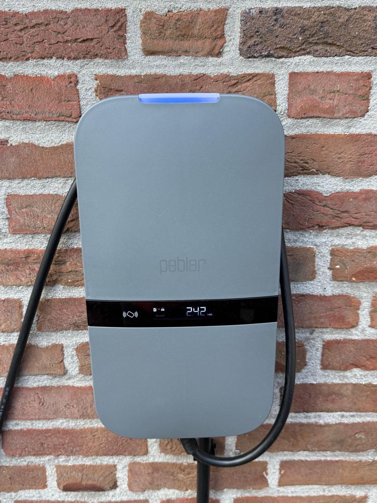 Peblar laadbox + 5m kabel, Auto diversen, Laadpalen, Zo goed als nieuw, Laadpaal en Laadkabel, Ophalen of Verzenden