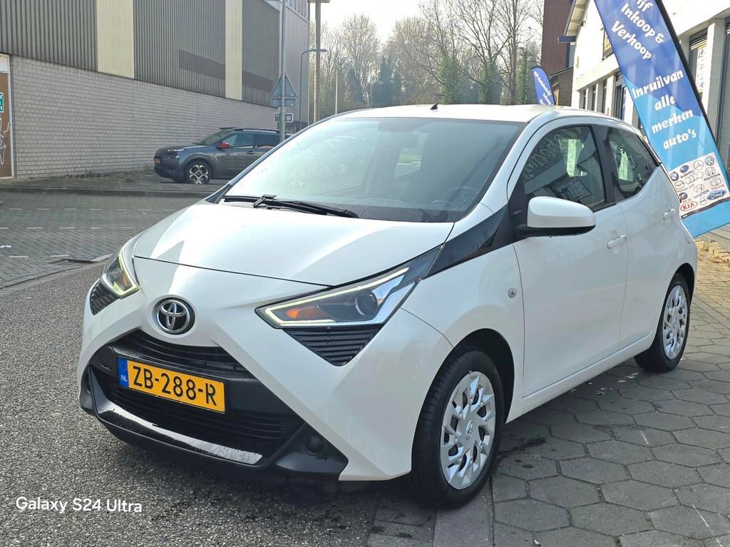 Toyota Aygo 1.0 VVT-i x-play*1e eigenaar*dealer onderhoud*ac, Auto's, Voorwielaandrijving, Gebruikt, Euro 6, 4 stoelen