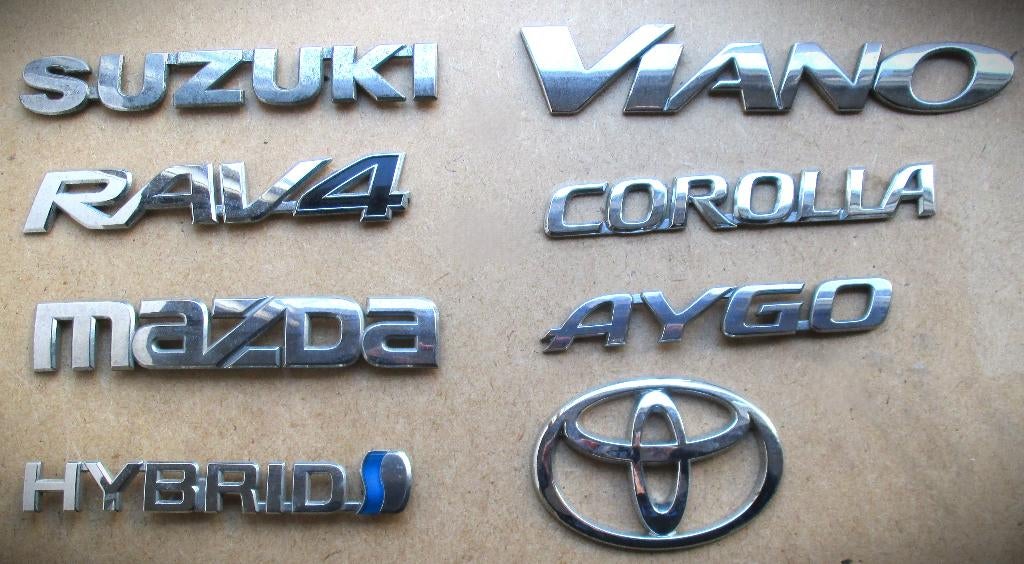 Auto Logo~Emblemen~Aygo~Rav4~Hybrid~Viano, Ophalen of Verzenden, Gebruikt