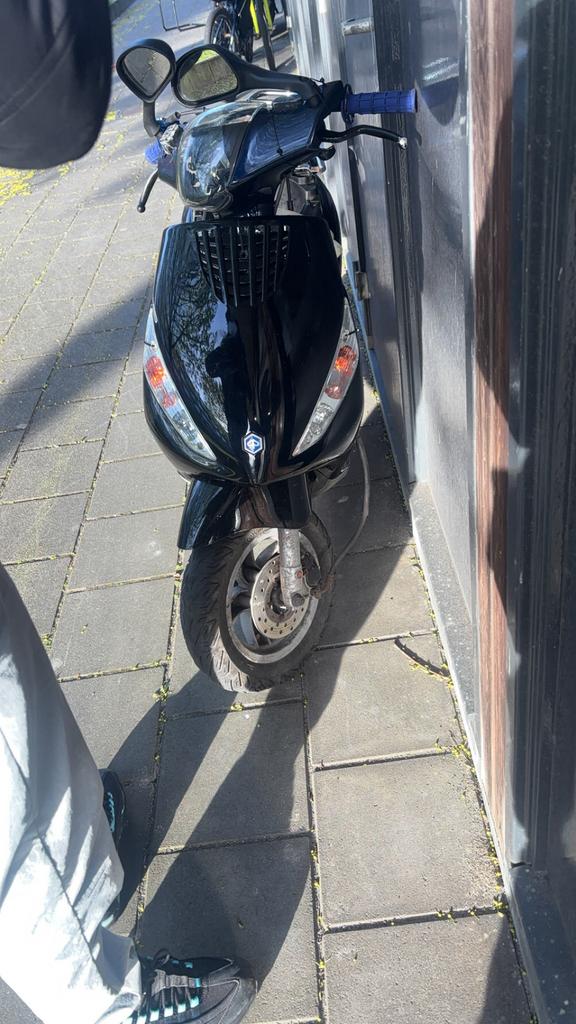 Zip 70cc lc dd, Fietsen en Brommers, Scooters | Piaggio, Zo goed als nieuw, Zip, Tweetakt, Ophalen