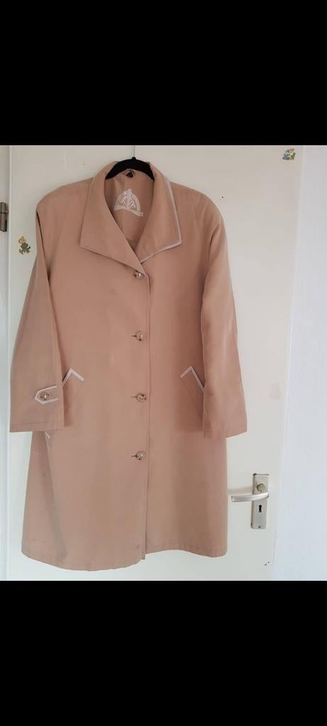Mooie details trechcoat vintage maat 42, Ophalen of Verzenden, Zo goed als nieuw, Maat 42/44 (L)