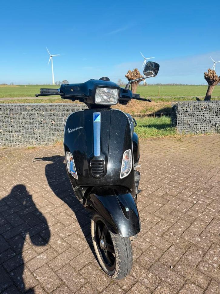 Vespa s50 (schade vespa) met extra zadel, Fietsen en Brommers, Scooters | Vespa, Gebruikt, Vespa S, Maximaal 25 km/u, Benzine