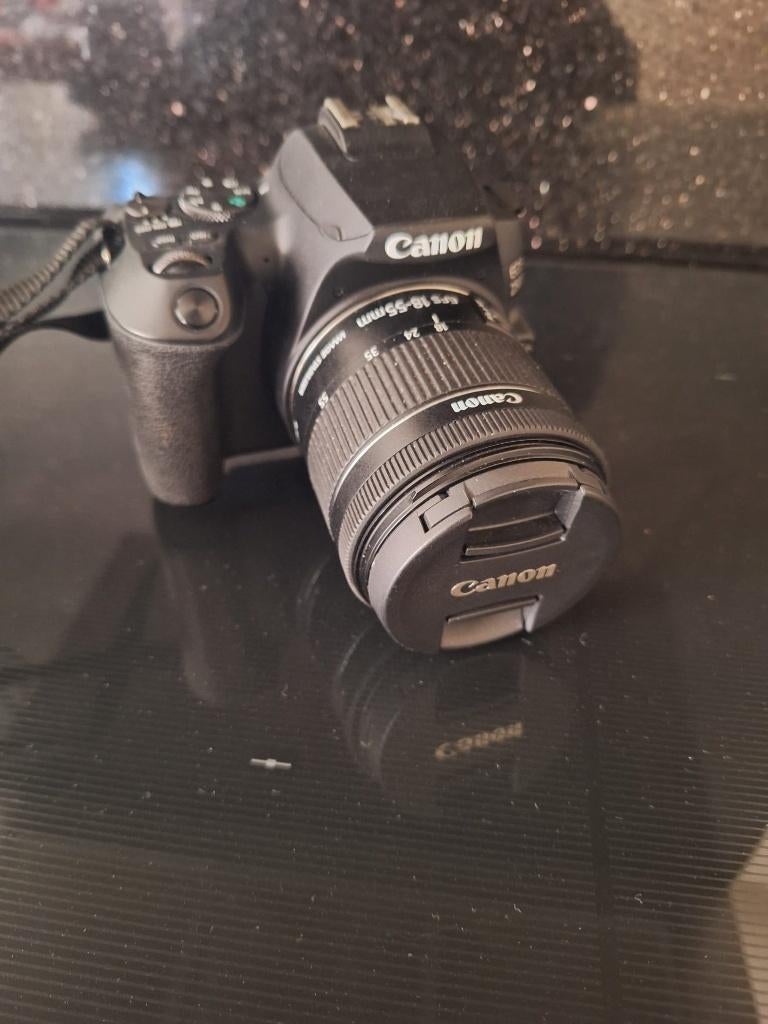 Canon EOS 250D 1232 shuttercounts, Spiegelreflex, Canon, Ophalen of Verzenden, Zo goed als nieuw