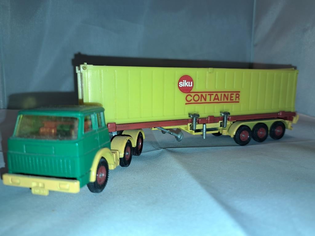 Siku V318 Henschel F201S-2S V288 Vrachtwagen met Container, Ophalen of Verzenden, Gebruikt, Bus of Vrachtwagen, SIKU