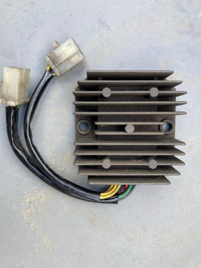 Spanningsregelaar Honda CB250N CB400N CB450N CX500, Ophalen of Verzenden, Gebruikt