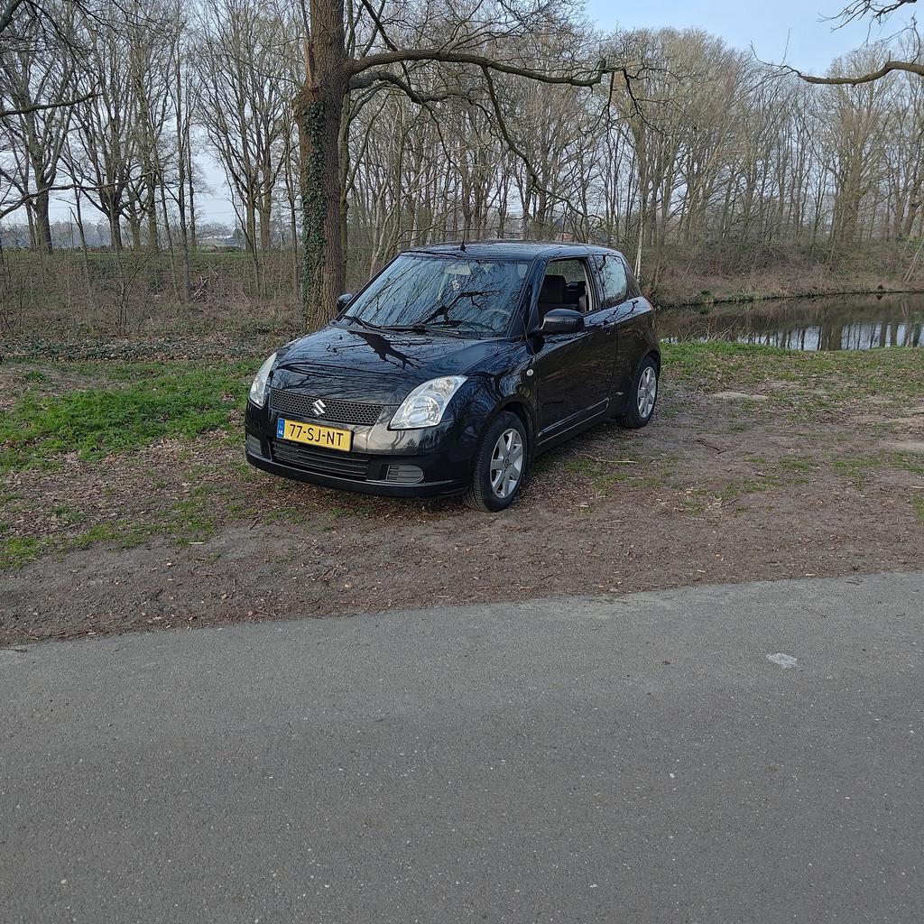 Suzuki Swift  Nieuwe APK Airco 3drs, Auto's, 31 €/maand, Bedrijf, Handgeschakeld, Metallic lak