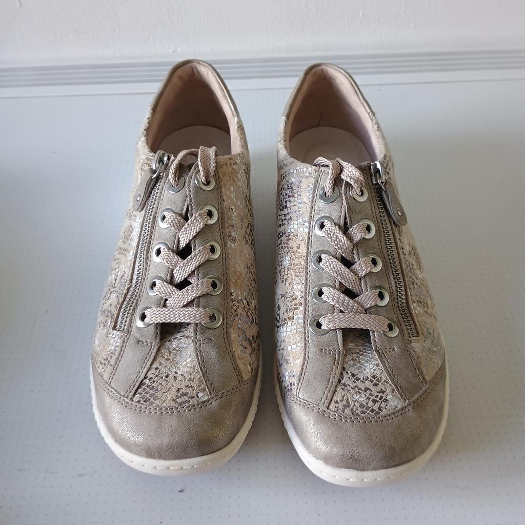 Remonte soft leren beige/goud veter schoenen maat 42, Kleding | Dames, Schoenen, Beige, Remonte, Ophalen of Verzenden, Sneakers of Gympen