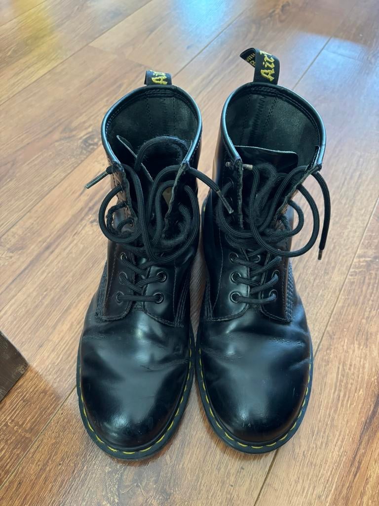 Nog mooi Dr. Martens maat 41, Kleding | Dames, Schoenen, Ophalen of Verzenden, Zo goed als nieuw, Zwart