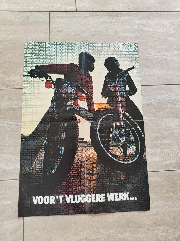 Grote vintage Esso Mix bromfietsposter., Fietsen en Brommers, Ophalen of Verzenden