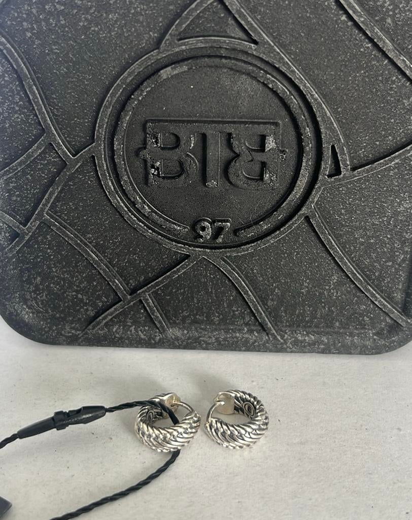 Buddha to buddha edwin hoop 2 single piece oorbellen, Nieuw, Ophalen of Verzenden, Knopjes of Stekers, Zilver