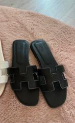 Hermes slippers zwart 36, Kleding | Dames, Schoenen, Ophalen of Verzenden, Zo goed als nieuw, Bruin