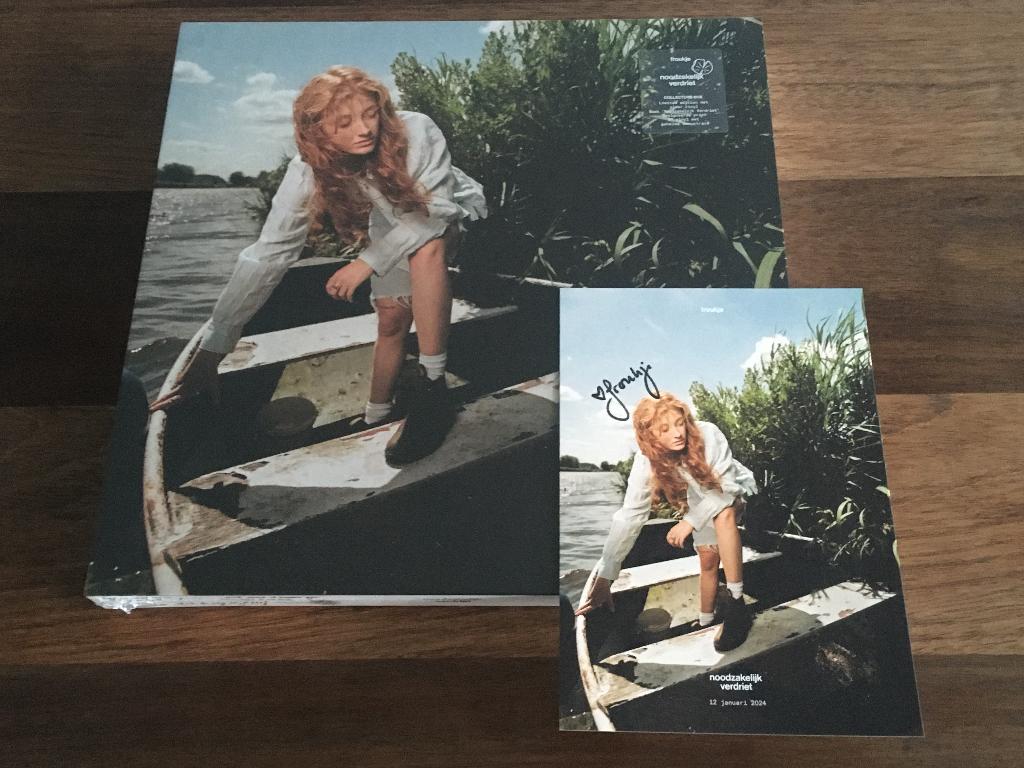 LP+7" Box Froukje Noodzakelijk Verdriet 2X GESIGNEERD NIEUW, Ophalen of Verzenden, Nieuw in verpakking, 12 inch, Pop