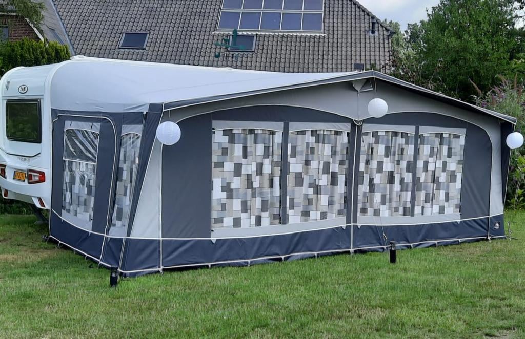 Voortent caravan Dorema President xl maat 17, Caravans en Kamperen, Voortenten en Luifels, Ophalen, Zo goed als nieuw, Dorema