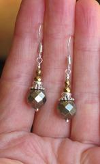 Prachtige oorbellen met gefacetteerde Pyriet kralen, Hangers, Verzenden, Nieuw, Met edelsteen