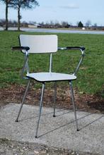 Formica stoel met armleuning, Huis en Inrichting, Stoelen, Ophalen, Gebruikt, Wit, Vintage