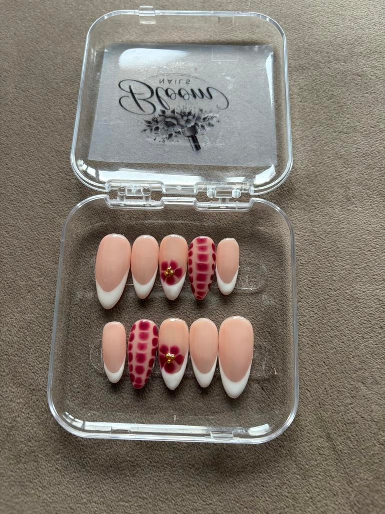 Press on nagels flower, Verzenden, Nieuw, Overige kleuren, Handen en Nagels