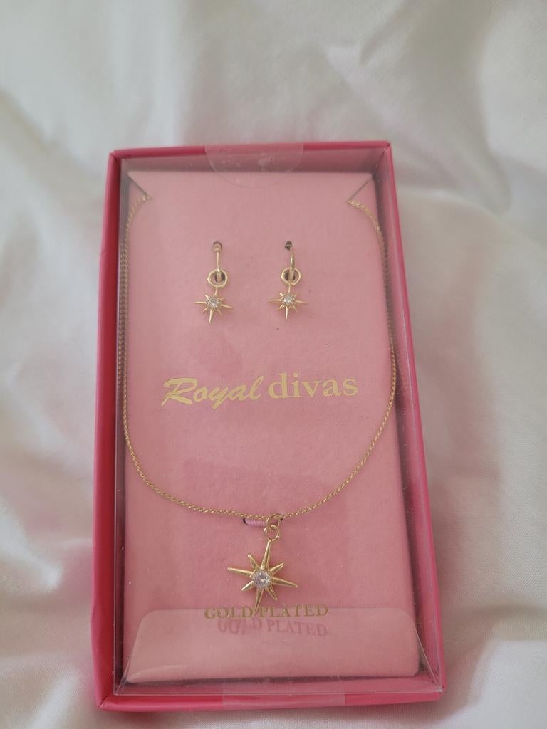 Goudkleurige oorbellen en ketting set met sterhanger, Overige materialen, Nieuw, Ophalen of Verzenden, Met kristal