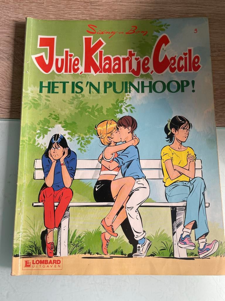 Julie, Klaartje, Cecile: Het is 'n puinhoop! & Waar het hart, Meerdere stripboeken, Ophalen, Gelezen