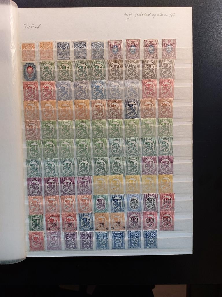 Postzegel album met postfris Finland & gestempeld Denemarken, Postzegels en Munten, Postzegels | Volle albums en Verzamelingen