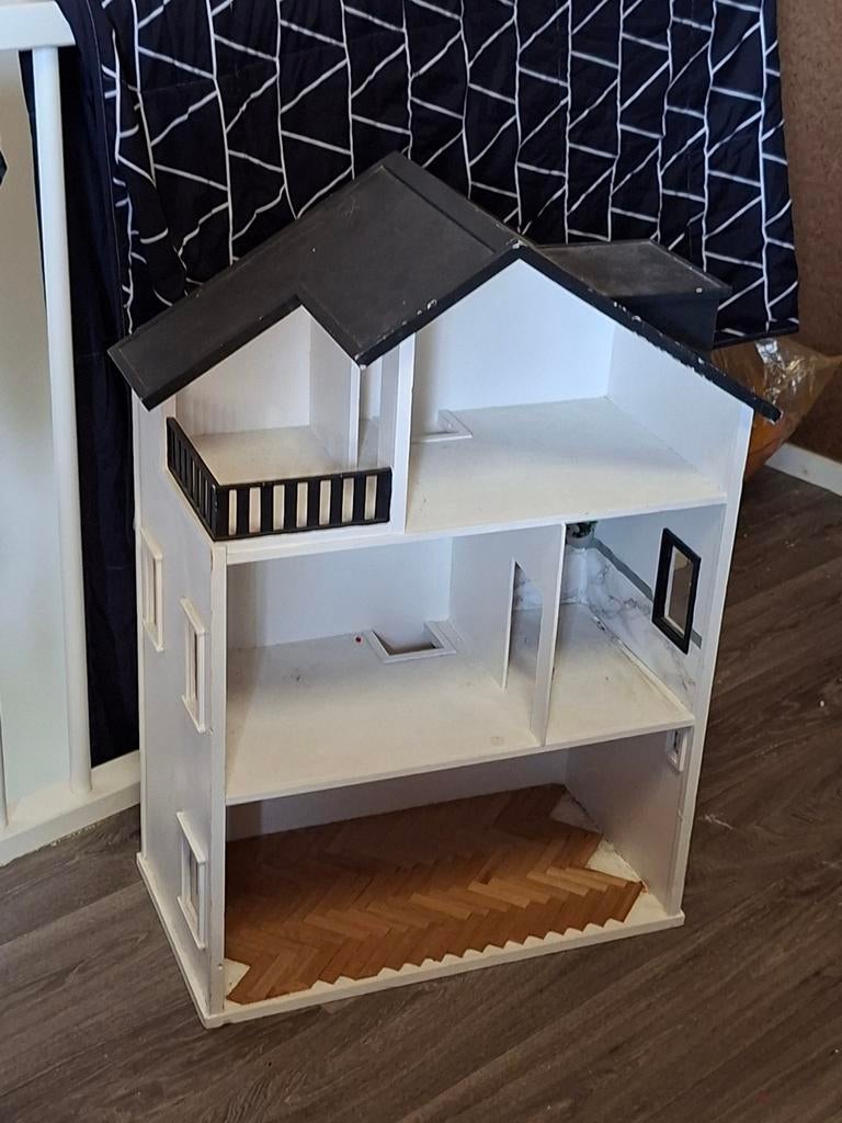 Groot houten poppenhuis met meerdere verdiepingen, Ophalen of Verzenden, Gebruikt, Poppenhuis